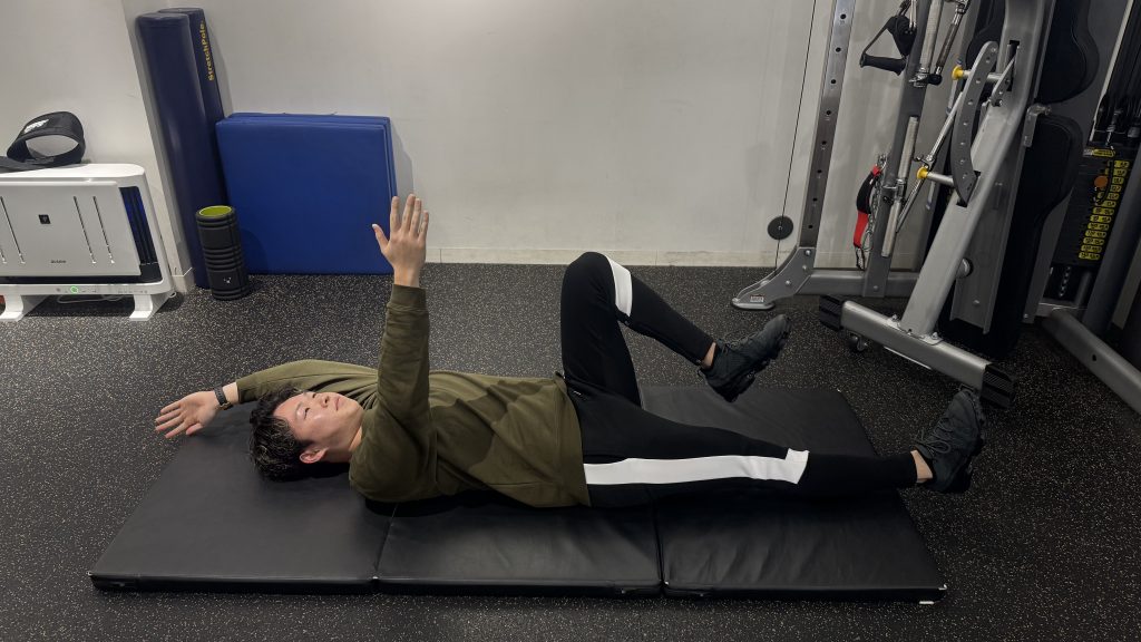 デッドバグ　お腹　リブフレア改善