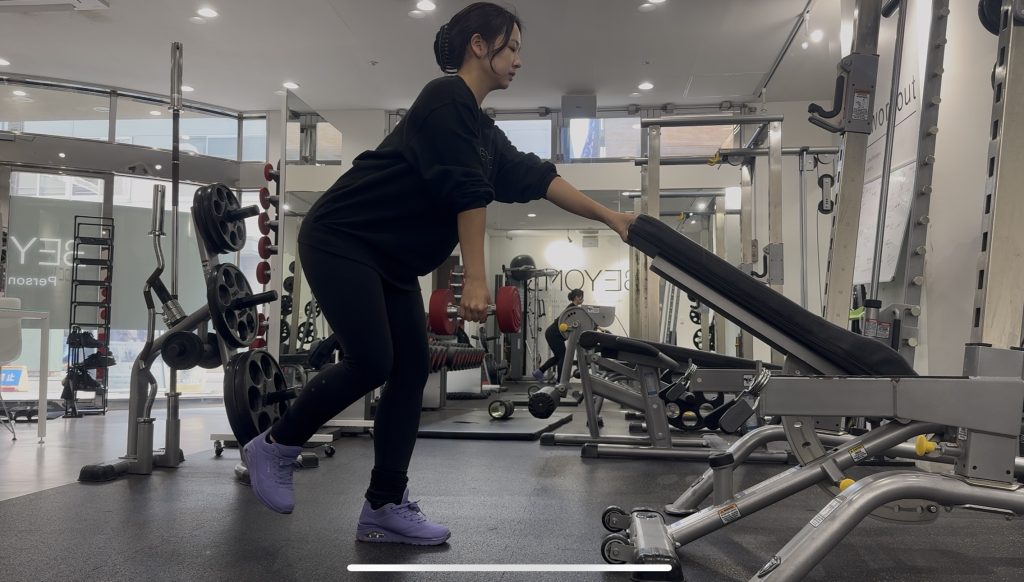 シングルルーマニアンデットリフト　　　
正しいフォーム