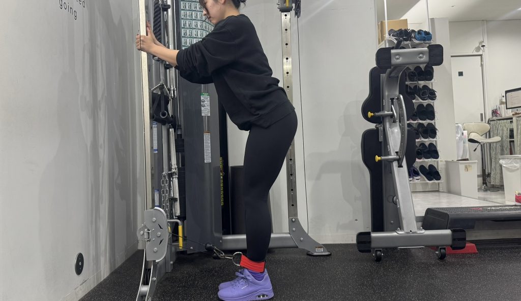 ケーブルキックバック 姿勢