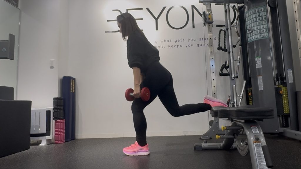 ブルガリアンスクワット　前傾姿勢