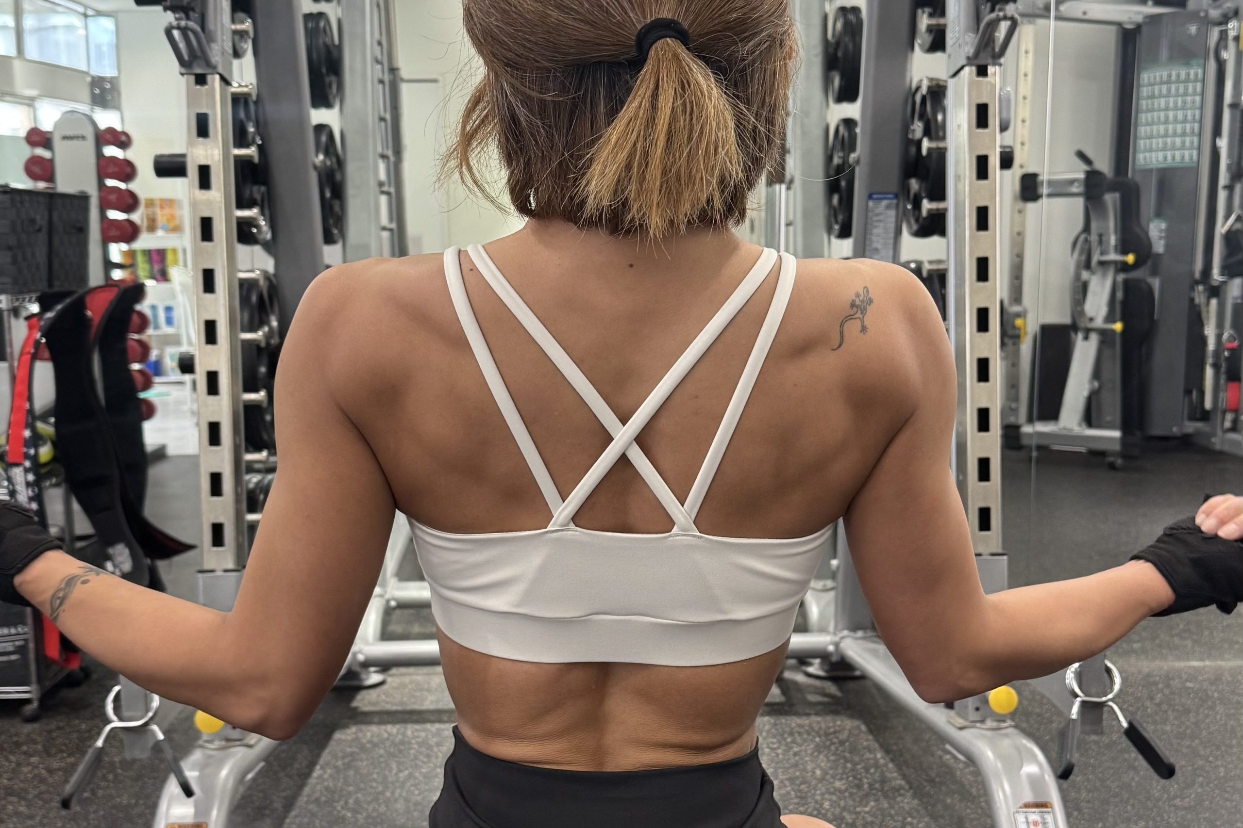 女性　肩　トレーニング